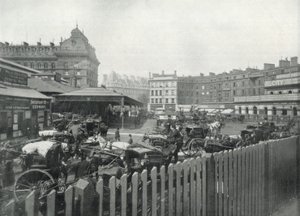 Victoria Station, generell utsikt over stasjonsgården (s/hvitt-bilde) av English Photographer