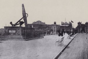 Victory's Anchor and Pier (s/hv-bilde) av English Photographer