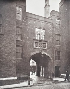 Utsikt over Lincolns Inn Gateway, London, 1876 av English Photographer