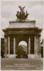 Wellington Arch og Quadriga Group of Statuary av English Photographer