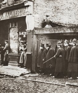 Winston Churchill durant le siege de Sydney street, London 1911 (s/hv-bilde) av English Photographer