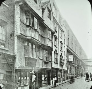 Wych Street, Westminster LB: ser vestover, 1890 av English Photographer