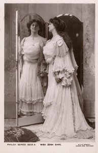 Zena Dare , engelsk sanger og skuespillerinne (s/hv-bilde) av English Photographer
