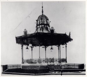 Ornamental bandstand i East End Park, Leeds