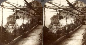 Et kapusinerkloster og de store klippene i Amalfi, en stereoskopisk utsikt (sepia-bilde) av English School