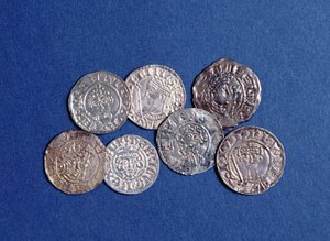 En gruppe normanniske og Angevin-mynter, fra kong William I til kong Henry III av England, 1000-1200-tallet (sølv) (sett forfra)