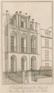 En utsikt over forsiden av huset til John Soane Esq, Lincolns Inn Fields, London av English School