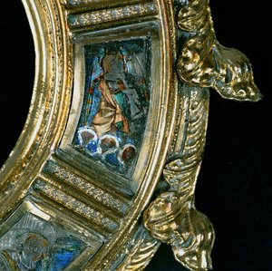 Engel som spiller et blåseinstrument, detalj fra crozieren til William of Wykeham (ca. 1320-1404) (forgylt sølv og champleve-emalje) (se 205100-32) av English School