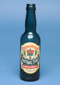 Flaske Corona Football Stout av English School