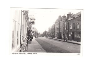 Edwardiansk postkort av Highgate High Street sett mot sør, ca. 1910 (svart-hvitt) av English School