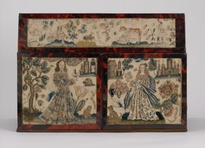 Brodert kiste, ca. 1660 (silke, lerret, tre, skilpaddeskall og sølvfester)