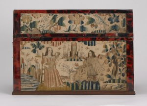 Brodert kiste, ca. 1660 (silke, lerret, tre, skilpaddeskall og sølvfester)