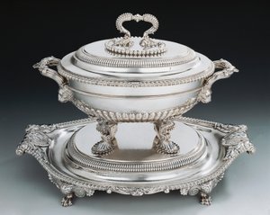 George III-stil sølvterrin med brett av English School