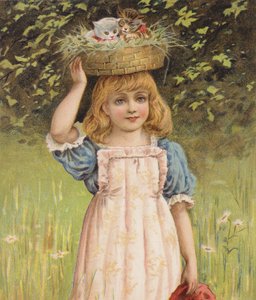 Mädchen mit spielenden Kätzchen in einem Korb