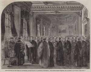 Innsettelse av hertugen av Devonshire som kansler ved Cambridge University, den offentlige oratoren leser Adressen til hans nåde (gravering) av English School