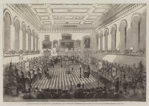 Installasjon av hertugen av Newcastle ved Mechanics' Hall Nottingham som provinsiell stormester for frimurerne i Nottinghamshire (gravering) av English School