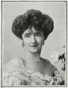 Lady Duff Gordon, detalj av Passengers på RMS Titanic, fra 'The Sphere', 27. april 1912 (litho) (se også 450780) av English School