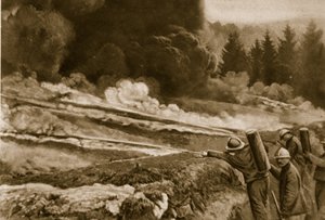 Flytende ild, først ansatt av tyskerne, vellykket adoptert av de allierte, 1914-19 av English School