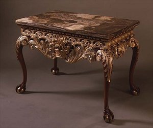 Marmorbord med kule- og kloføtter, ca. 1720 (pakke forgylt og marmor) av English School