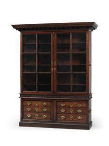 En av et par George II-biblioteksbokhyller, ca. 1750 av English School