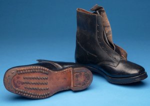 Et par Holdfast Miners-støvler, tidlig på 1900-tallet (skinn) av English School