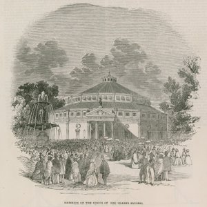Det franske nasjonale lotteriet - utsiden av Circus of the Champs Elysees, Paris, Frankrike av English School
