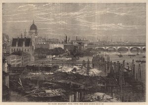 The Thames Embankment fungerer, sett fra Kings College av English School