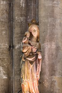 Jomfru Maria og barnet kjent som Notre-Dame de la Nef. 1300-tallet (alabaster) av English School