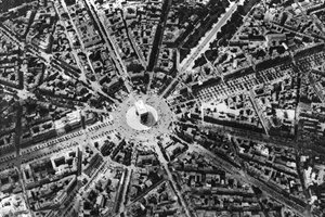 Et fugleperspektiv av Place de LEtoile og Triumfbuen, Paris, 1931