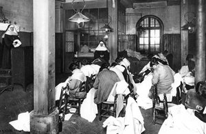 Arbeidsrom ved Saint Lazare kvinnefengsel, Paris, 1931.