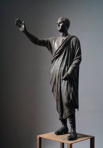 Aule Metele (Oratoren), romersk taler - etruskisk bronseskulptur, h: 179 cm, ca.90-70 f.Kr., fra Pila, Italia - etruskisk sivilisasjon: "" Magistraten i Perugia Aulus Metellus sier Taleren eller Arringatore"" ” Bronseskulptur av Etruscan