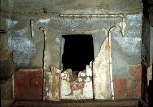 Etruskisk sivilisasjon: inngangen til Francois-graven i nekropolisen Ponte Rotto, 4. århundre f.Kr. Vulci, Italia av Etruscan