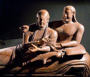 Etruskisk kunst: Sarcophagus des spouses, terracotta sulpte-gruppe av et par på begravelsessengen - Detalj, fra Cerveteri, Italia. 525-500 f.Kr. Paris, musee du Louvre - Etruskisk sivilisasjon: Sarkofagen til ektefellene - Terrakottaskulptur (detalj) fra C