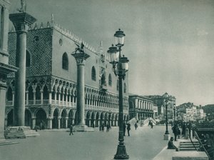Hovedfronten til Doges-palasset med Riva degli Schiavoni, Venezia, Italia, 1927 av Eugen Poppel