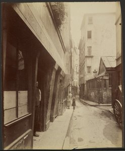 På hjørnet av Rue de Venise, ved nr. 14 (4.)