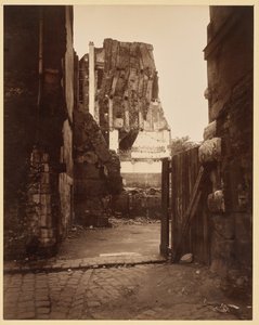 Gatehjørne ved kirkegården, Saint-Benoît av Eugène Atget