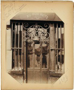 Side fra albumet "Documents for the History of Old Paris", ca.1910 av Eugène Atget