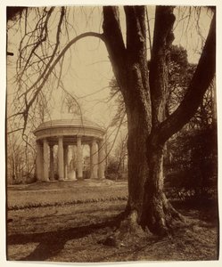 Petit Trianon (Kjærlighetens tempel, Petit Trianon) av Eugène Atget