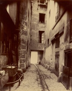 Gamle gårdsplassen, 22 rue Quincampoix av Eugène Atget