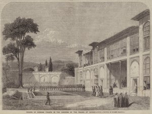 Parade av persiske tropper i hagen til palasset i Shiraz