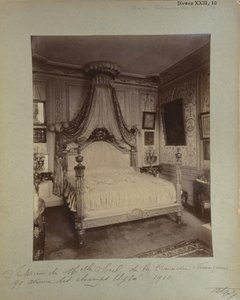 Soverom til Cecile Sorel på 99 Avenue des Champs Elysees, 1910 av Eugène Atget