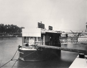 Båt på Seinen av Eugène Atget