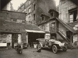 Gårdsplass, rue de Valence av Eugène Atget