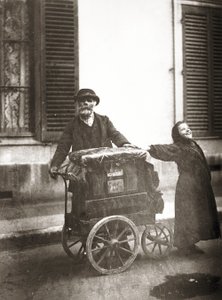 Orgelspiller, ca. 1898-99 (gelatinsølvtrykk) av Eugène Atget