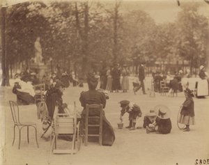 Kvinner og barn i Luxembourg -hagen av Eugène Atget
