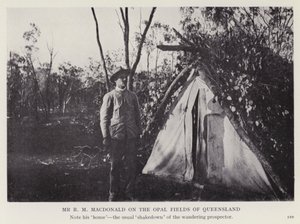 Mr RM Macdonald på Opal Fields of Queensland (s/hv-bilde) av European Photographer
