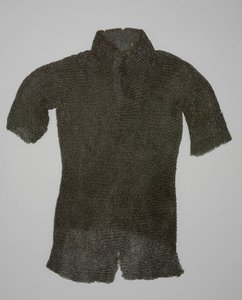 Hauberk (naglede stålringer) av European School
