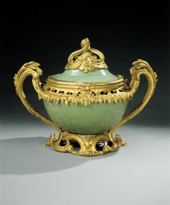 Louis XV pot-pourri vase (ormolu-montert kinesisk celadon porselen) av European School