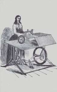 Kvinne som bruker en symaskin (litho) av European School