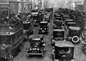 Trafikk på 5th Avenue sett fra et kontrolltårn, New York City, USA, ca. 1930-tallet.